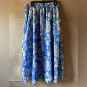 Steve Madden Floral Blue Skirt. Elastic waist. Size XL NWT